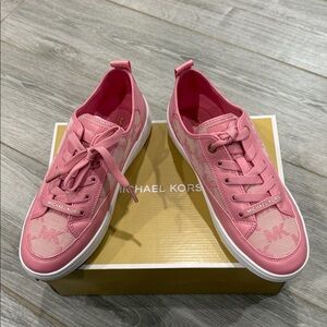 New Michael Kors Pink Low-Top Logo Sneakers size10